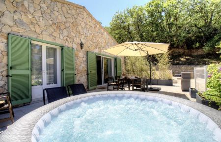 Gite n &deg;55320 Cateri - Corse - G&icirc;te &agrave; Cateri, La Balagne, Haute-Corse, labellis&eacute; G&icirc;tes de France : la terrasse le spa