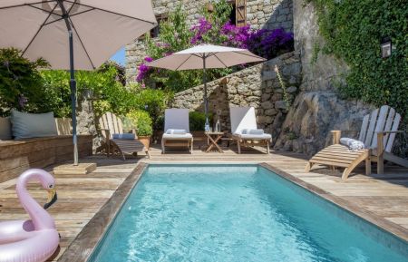 Chambres d'hôtes à Fozzano en Corse du Sud, labellisé Gîtes de France : le bassin Kamer bij particulieren nr.23054 Fozzano - Corse - Chambres d'hôtes à Fozzano en Corse du Sud, labellisé Gîtes de France : le bassin