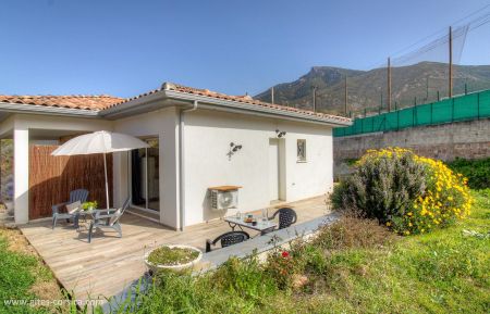 Gite n &deg;24002 Bastelicaccia - Corse - G&icirc;te &agrave; Bastelicaccia, le grand Ajaccio, en Corse du Sud, labellis&eacute; G&icirc;tes de France : la terrasse et le g&icirc;te