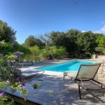 Gite &agrave; Bonifacio, le sud Corse, labellis&eacute; G&icirc;tes de France : la piscine commune