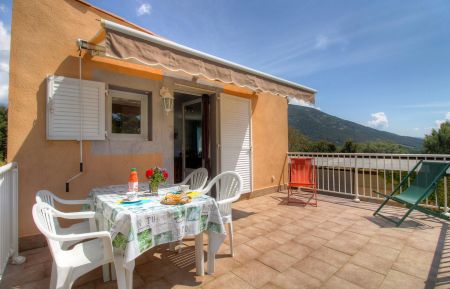 Gite n &deg;25902 Sagone - Corse - G&icirc;te &agrave; Sagone, la c&ocirc;te Ouest, Corse-du-Sud, labellis&eacute; G&icirc;tes de France : la terrasse