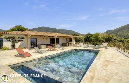 Gite n &deg;28621 Sart&egrave;ne - Corse - Gite &agrave; Sart&egrave;ne, le Grand Valinco, Corse du Sud, labellis&eacute; G&icirc;tes de France : la maison et la piscine