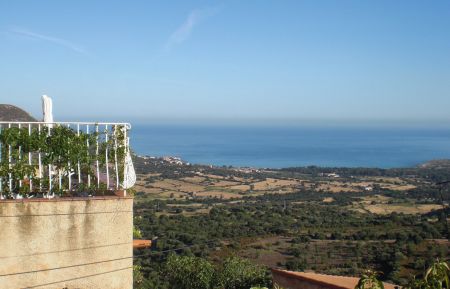 Gîte à Aregno, Balagne, Haute-Corse, labellisé Gîtes de France : la vue depuis le balcon Gite n °51364 Aregno - Corse - Gîte à Aregno, Balagne, Haute-Corse, labellisé Gîtes de France : la vue depuis le balcon