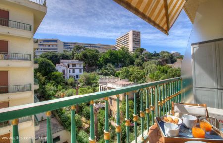 Stedentrip nr.24711 Ajaccio - Corse - Citybreak &agrave; Ajaccio, le Grand Ajaccio,labellis&eacute; G&icirc;tes de France : le balcon