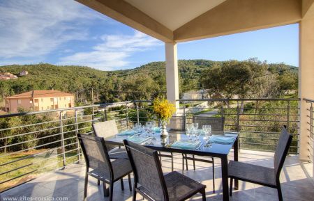 Gite à Favone en Corse du Sud : la terrasse couverte Gite n °22841 Conca - Corse - Gite à Favone en Corse du Sud : la terrasse couverte