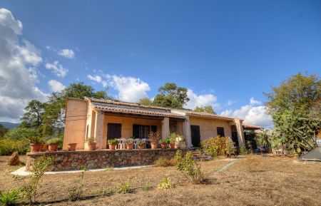 Gîte à Solaro, Côte orientale, Haute-Corse, labellisé Gîtes de France : la maison Gite n °60951 Solaro - Corse - Gîte à Solaro, Côte orientale, Haute-Corse, labellisé Gîtes de France : la maison