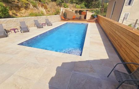 Gite n &deg;22263 Sart&egrave;ne - Corse - G&icirc;te &agrave; Sartene, le grand Valinco, en Corse du Sud, labellis&eacute; G&icirc;tes de France : la piscine commune