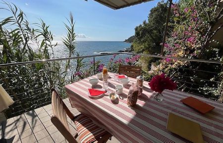 Gîte à Brando, Grand Bastia, Haute-Corse, labellisé Gîtes de France : la terrasse avec vue mer Gite n °61381 Brando - Corse - Gîte à Brando, Grand Bastia, Haute-Corse, labellisé Gîtes de France : la terrasse avec vue mer
