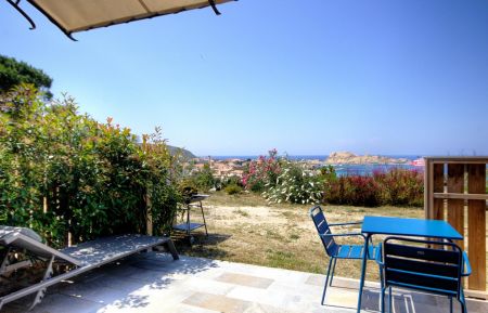 Gîte à l'Ile Rousse, Balagne, Haute-Corse, labellisé Gîtes de France : la terrasse Gite n °62732 L'Île-Rousse - Corse - Gîte à l'Ile Rousse, Balagne, Haute-Corse, labellisé Gîtes de France : la terrasse