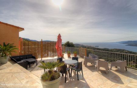 Gite n &deg;22432 Viggianello - Corse - G&icirc;te &agrave; Viggianello, le grand Valinco, Corse du Sud, labellis&eacute; G&icirc;tes de France : la terrasse et la vue 