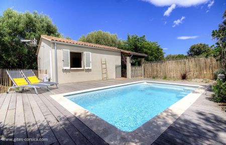 Gîte à Travo, Côte Orientale, Haute-Corse, labellisé Gîtes de France : la piscine Gite n °56451 Ventiseri - Corse - Gîte à Travo, Côte Orientale, Haute-Corse, labellisé Gîtes de France : la piscine
