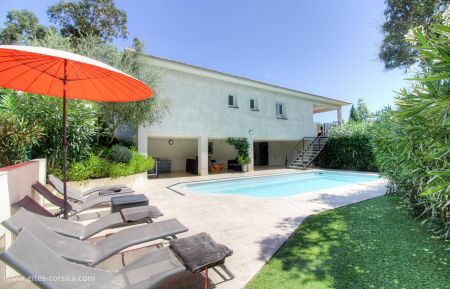 Gite à Favone/Sari Solenzara, labellisé Gîtes de France en Corse du Sud :la piscine Gite n °22801 Sari-Solenzara - Corse - Gite à Favone/Sari Solenzara, labellisé Gîtes de France en Corse du Sud :la piscine