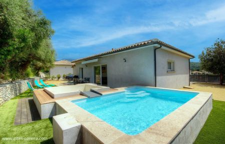 Gite n &deg;61401 Oletta - Corse - G&icirc;te &agrave; Oletta, Grand Bastia, Haute-Corse, labellis&eacute; G&icirc;tes de France : terrasse avec piscine et jacuzzi
