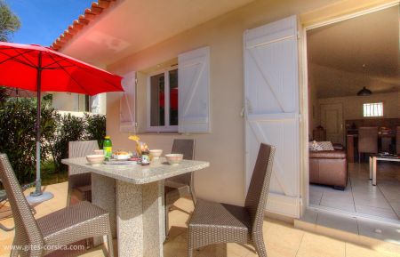 Gite n &deg;20302 Porto-Vecchio - Corse - G&icirc;te rural &agrave; Porto Vecchio en Corse du sud : la terrasse