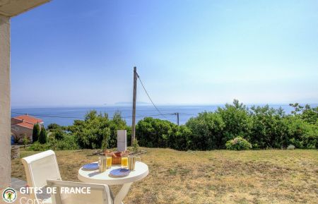 Gite à Luri, Grand-Bastia, Haute-Corse, labellisé Gites de France : la terrasse couverte avec vue mer Gite n °63184 Luri - Corse - Gite à Luri, Grand-Bastia, Haute-Corse, labellisé Gites de France : la terrasse couverte avec vue mer