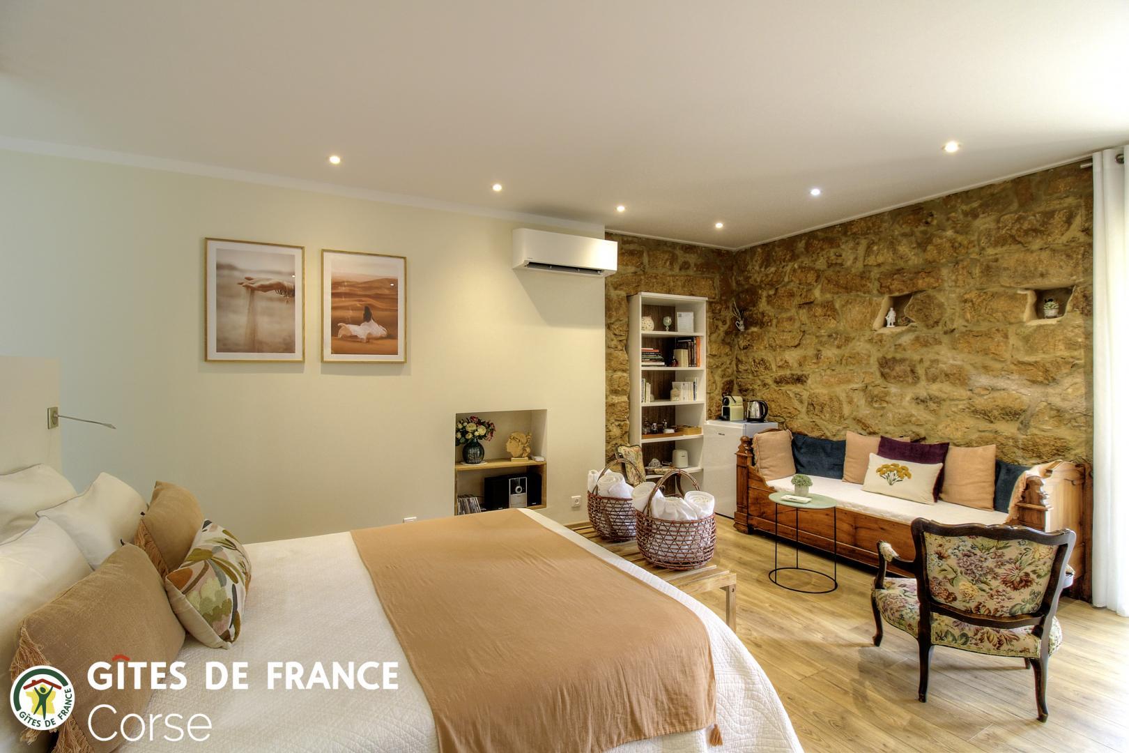 Chambre d'hôtes, à Piana, la côte Ouest, Corse du Sud, labellisé Gîtes de France : la chambre photo 5