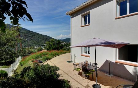 Gite n &deg;21471 Ajaccio - Corse - Gite &agrave; Ajaccio en Corse du Sud : le g&icirc;te et sa terrasse