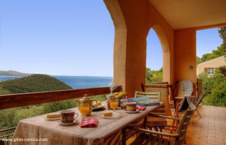 Gite n &deg;60411 Farinole - Corse - G&icirc;te &agrave; Farinole, Grand Bastia, Haute-Corse, labellis&eacute; G&icirc;tes de France : terrasse vue mer