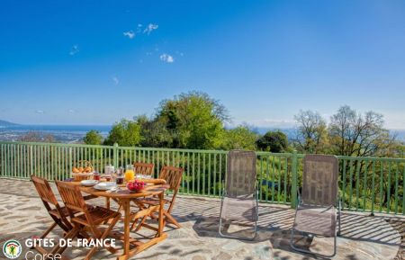 Gite n &deg;59882 Loreto-di-Casinca - Corse - G&icirc;te &agrave; Loreto di Casinca, Grand Bastia, Haute-Corse, labellis&eacute; G&icirc;tes de France : terrasse