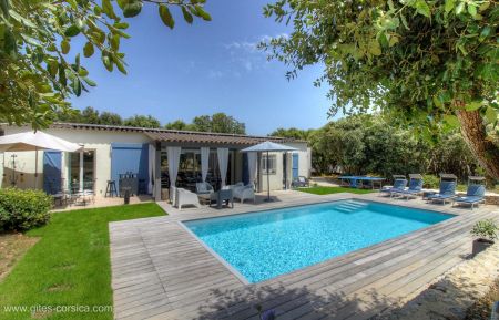 Gite n &deg;27461 Bonifacio - Corse - Gite &agrave; Bonifacio, le Sud Corse, labellis&eacute; G&icirc;tes de France : la maison et la piscine