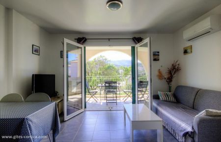 Appartement à Ile Rousse, Balagne, Haute-Corse, labellisé Gîtes de France : séjour/cuisine Gite n °62161 L'Île-Rousse - Corse - Appartement à Ile Rousse, Balagne, Haute-Corse, labellisé Gîtes de France : séjour/cuisine