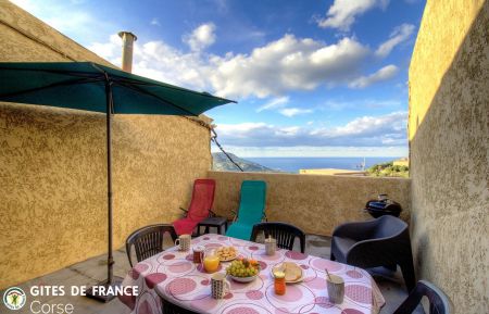 Gîte à Aregno, Balagne, Haute-Corse, labellisé Gîtes de France : la terrasse du 2ème étage accessible Gite n °54722 Aregno - Corse - Gîte à Aregno, Balagne, Haute-Corse, labellisé Gîtes de France : la terrasse du 2ème étage accessible