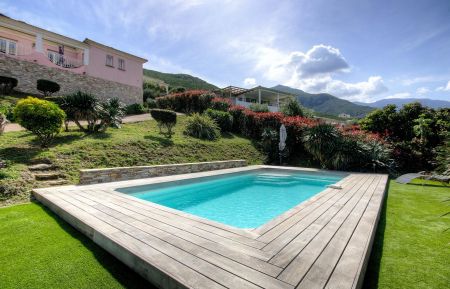 Gîte à Sisco, Grand Bastia, Haute-Corse, labellisée Gîtes de France : la piscine et la maison Gite n °62121 Sisco - Corse - Gîte à Sisco, Grand Bastia, Haute-Corse, labellisée Gîtes de France : la piscine et la maison