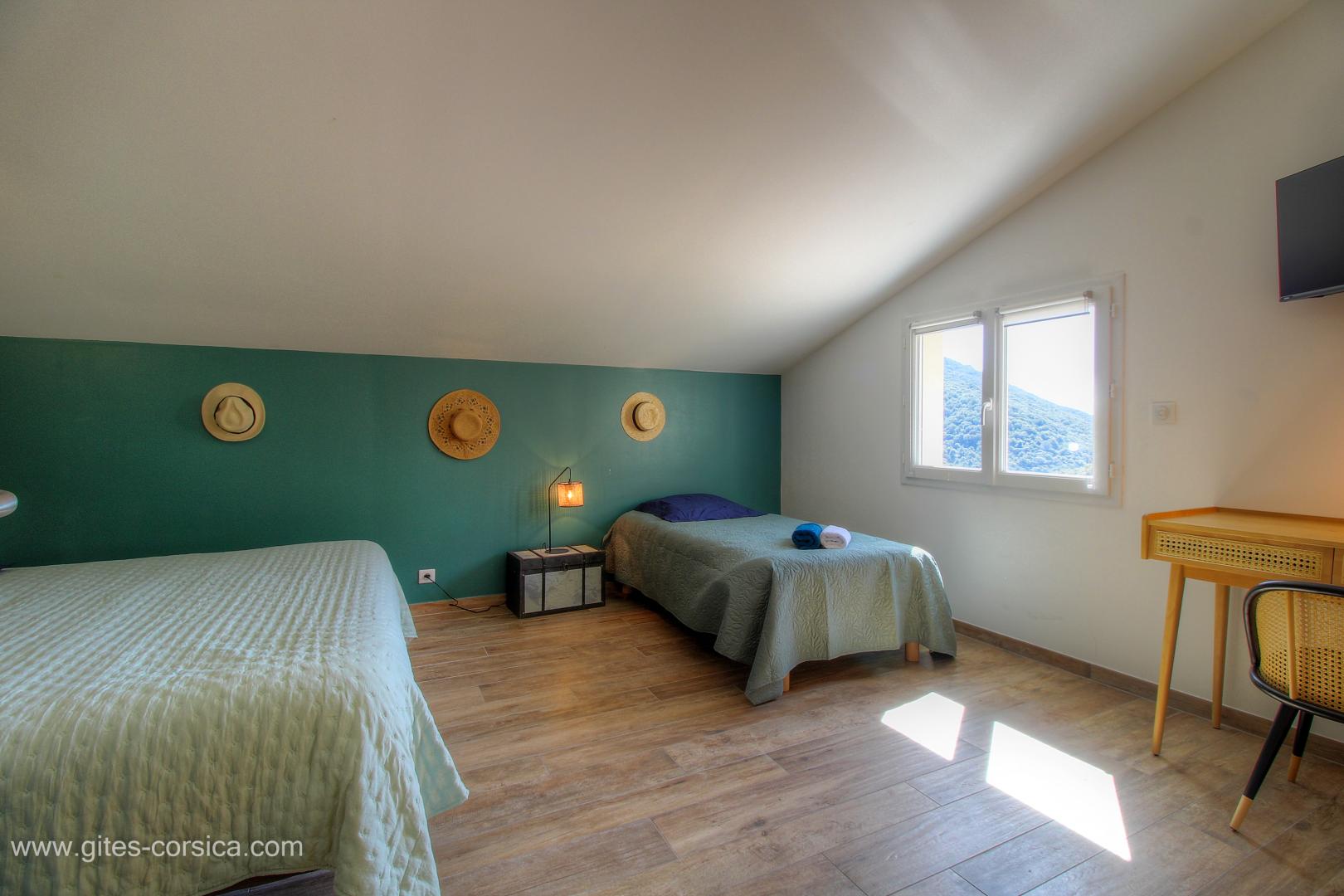 Chambres d'hôtes à Casalabriva Viaghji, le Grand Valinco, Corse du sud, labellisé Gîtes de France : la chambre photo 24
