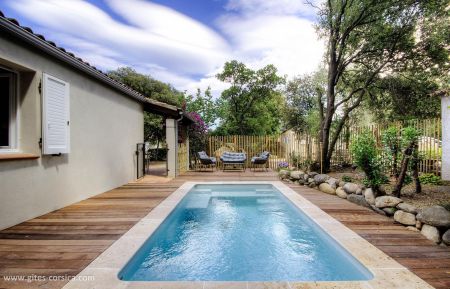 Gîte à Travo, Côte Orientale, Haute-Corse, labellisé Gîtes de France : la piscine Gite n °56452 Ventiseri - Corse - Gîte à Travo, Côte Orientale, Haute-Corse, labellisé Gîtes de France : la piscine
