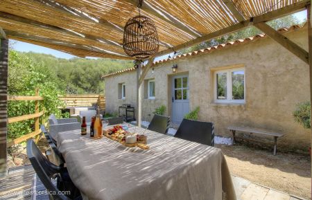 Gite n &deg;27881 Figari - Corse - Gite &agrave; Figari, le Sud Corse, labellis&eacute; G&icirc;tes de France : la terrasse couverte