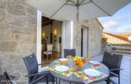 Gite à Casalabriva, Le Grand Valinco, Corse du Sud, labellisé Gîtes de France : la terrasse Gite n °20332 Casalabriva - Corse - Gite à Casalabriva, Le Grand Valinco, Corse du Sud, labellisé Gîtes de France : la terrasse